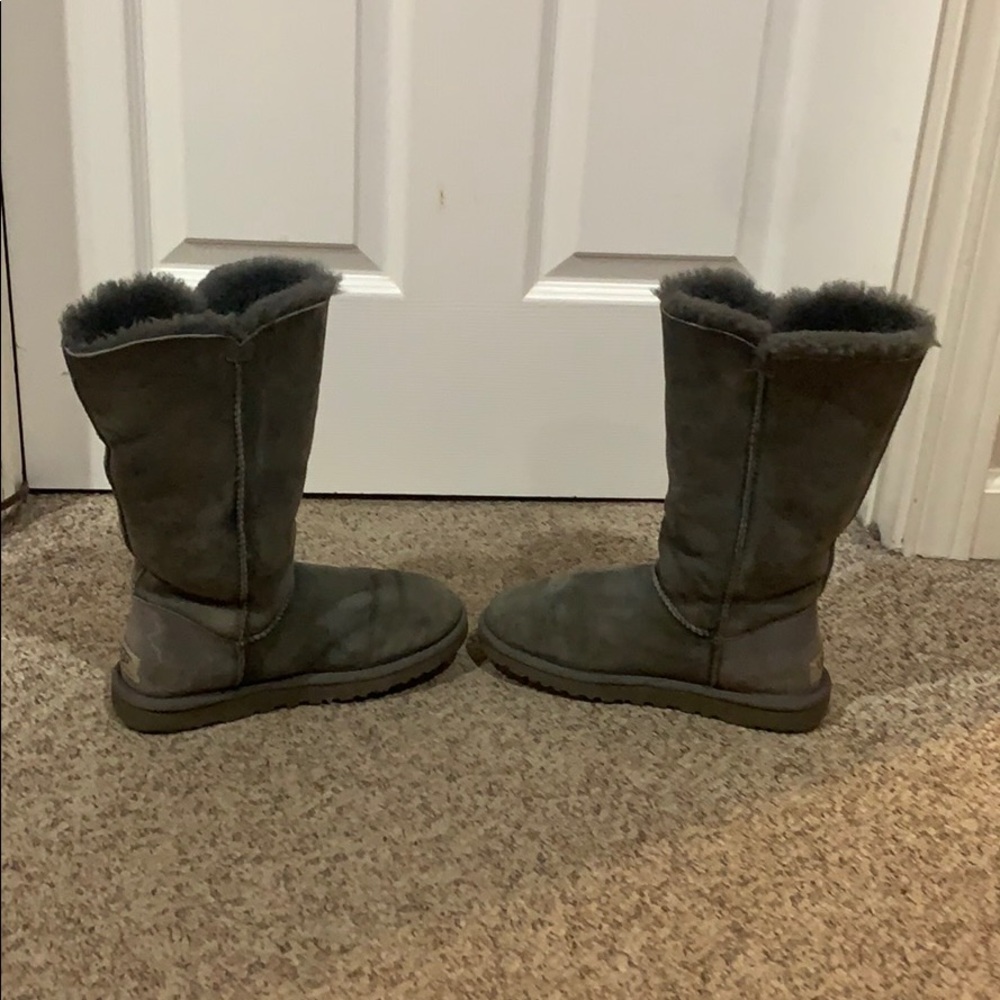 Ugg Grey Triple Bailey Button Sheepskin Boots Sz 6 - image 4